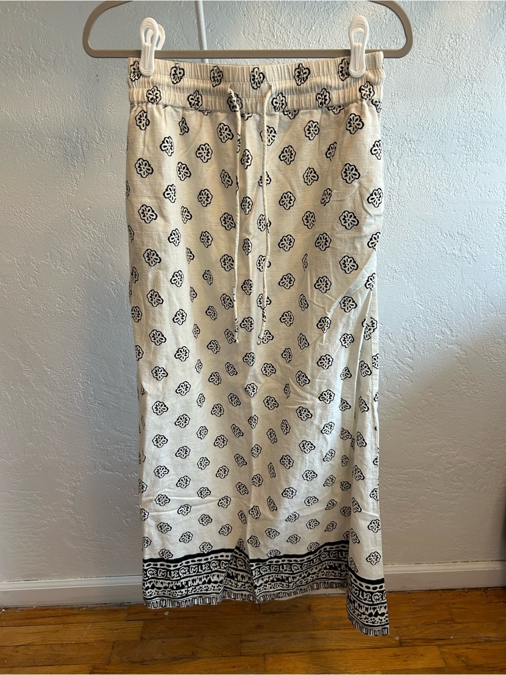 Vero Moda Cream Maxi Skirt with Black Printed Motif